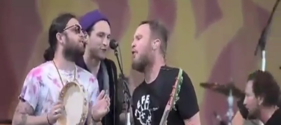 Chad & Josh jamment avec Pearl Jam